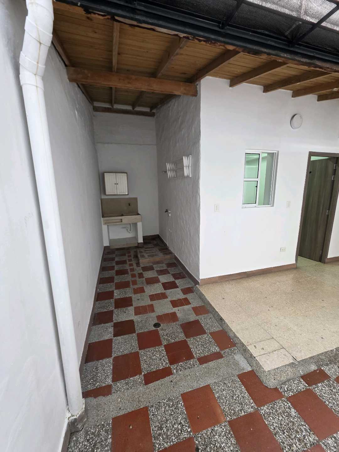 Arriendo casa la floresta