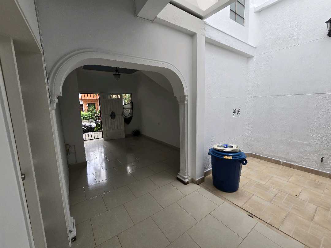 Arriendo casa laureles