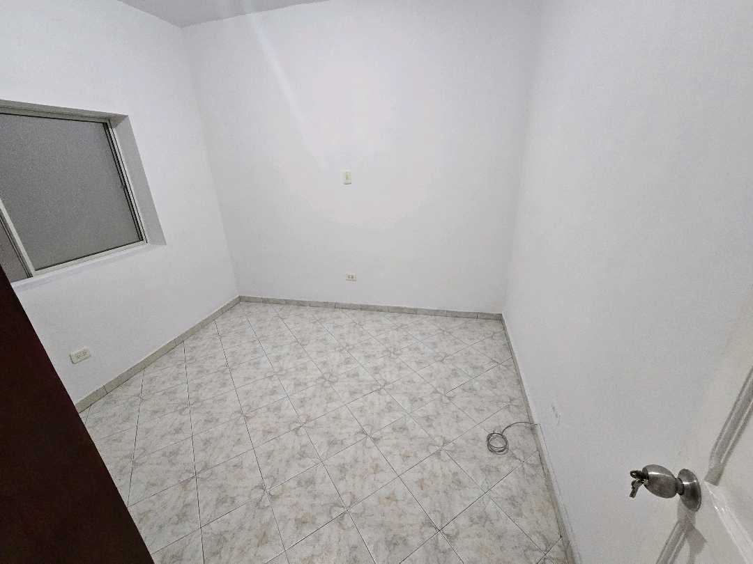 Arriendo casa laureles