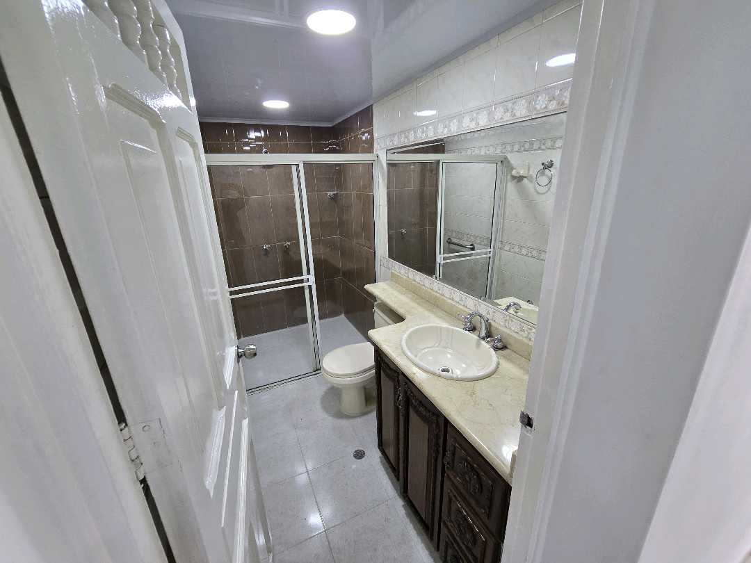 Arriendo casa laureles