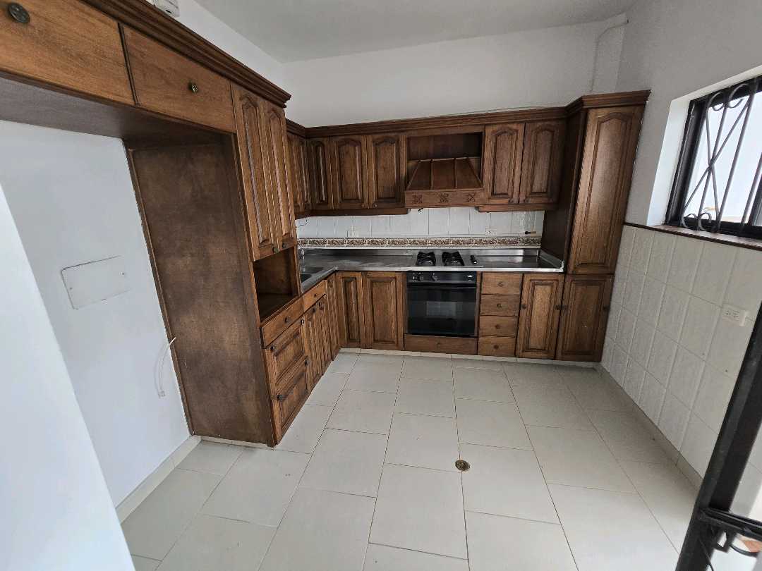Arriendo casa laureles