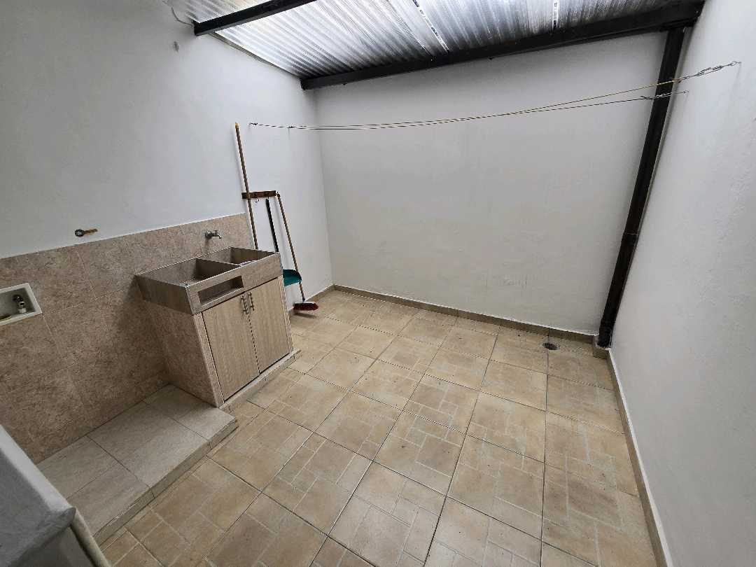 Arriendo casa laureles
