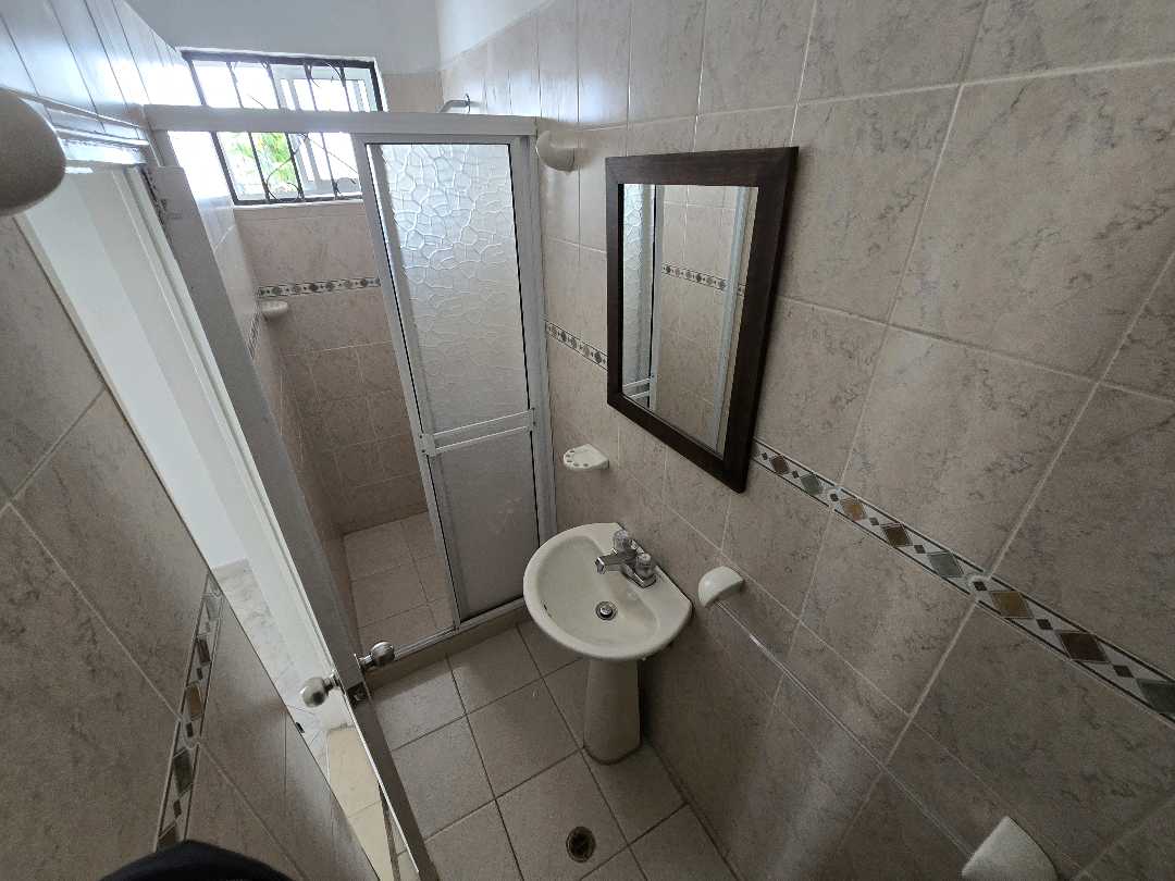 Arriendo casa laureles