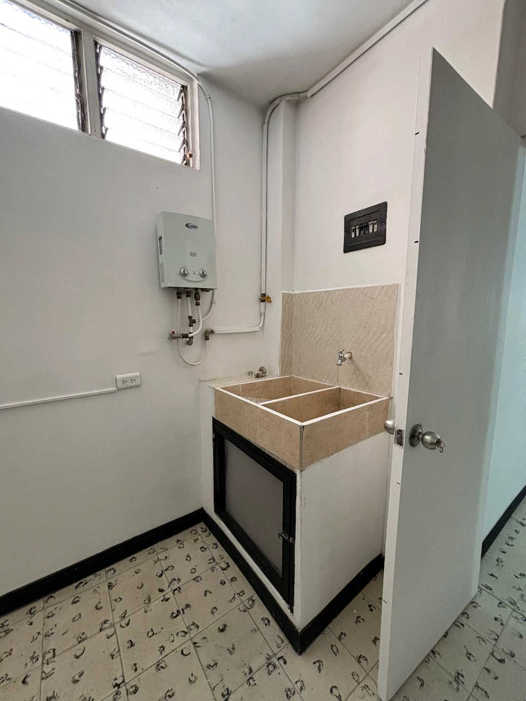 Arriendo casa laureles