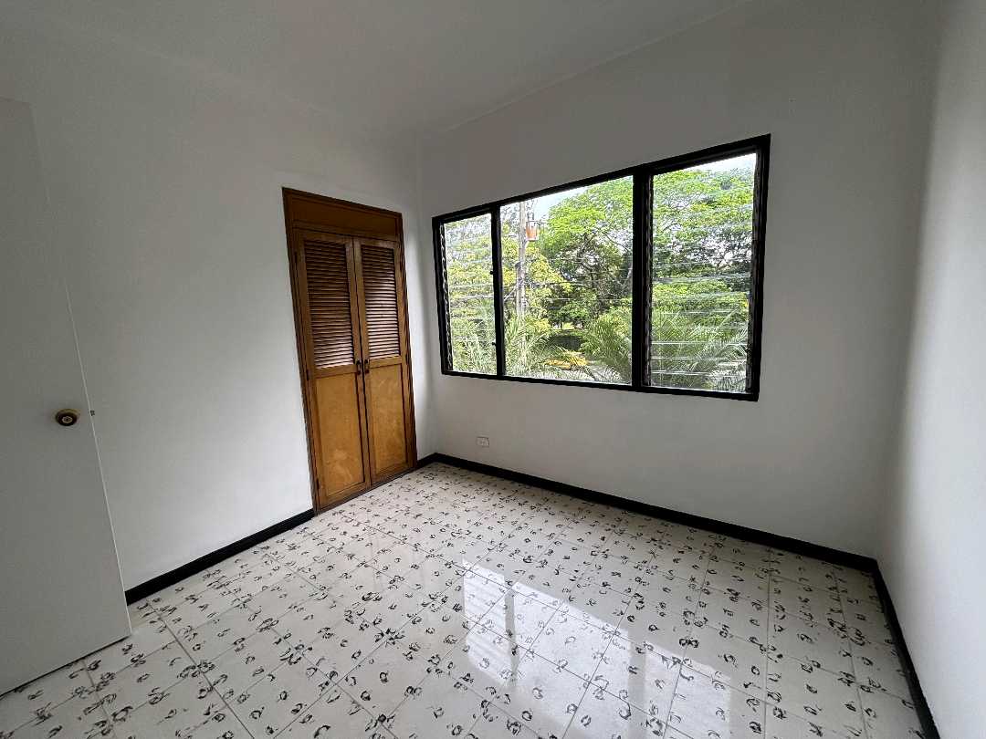 Arriendo casa laureles