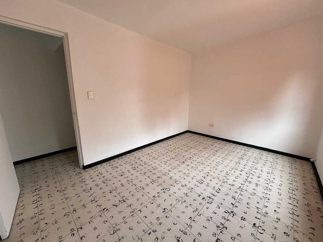 Arriendo casa laureles