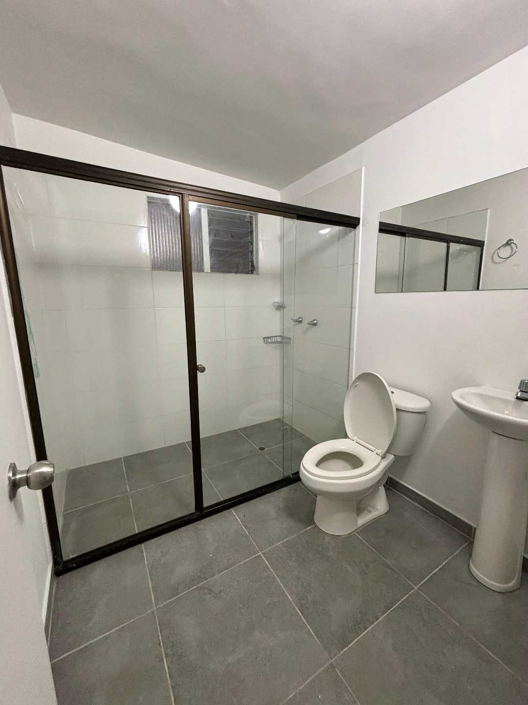 Arriendo casa laureles