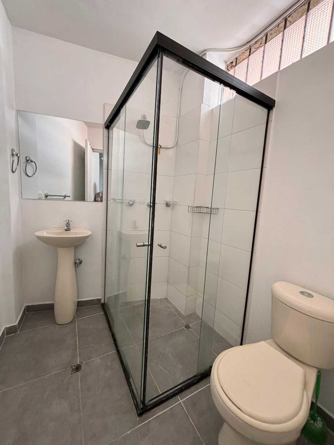 Arriendo casa laureles