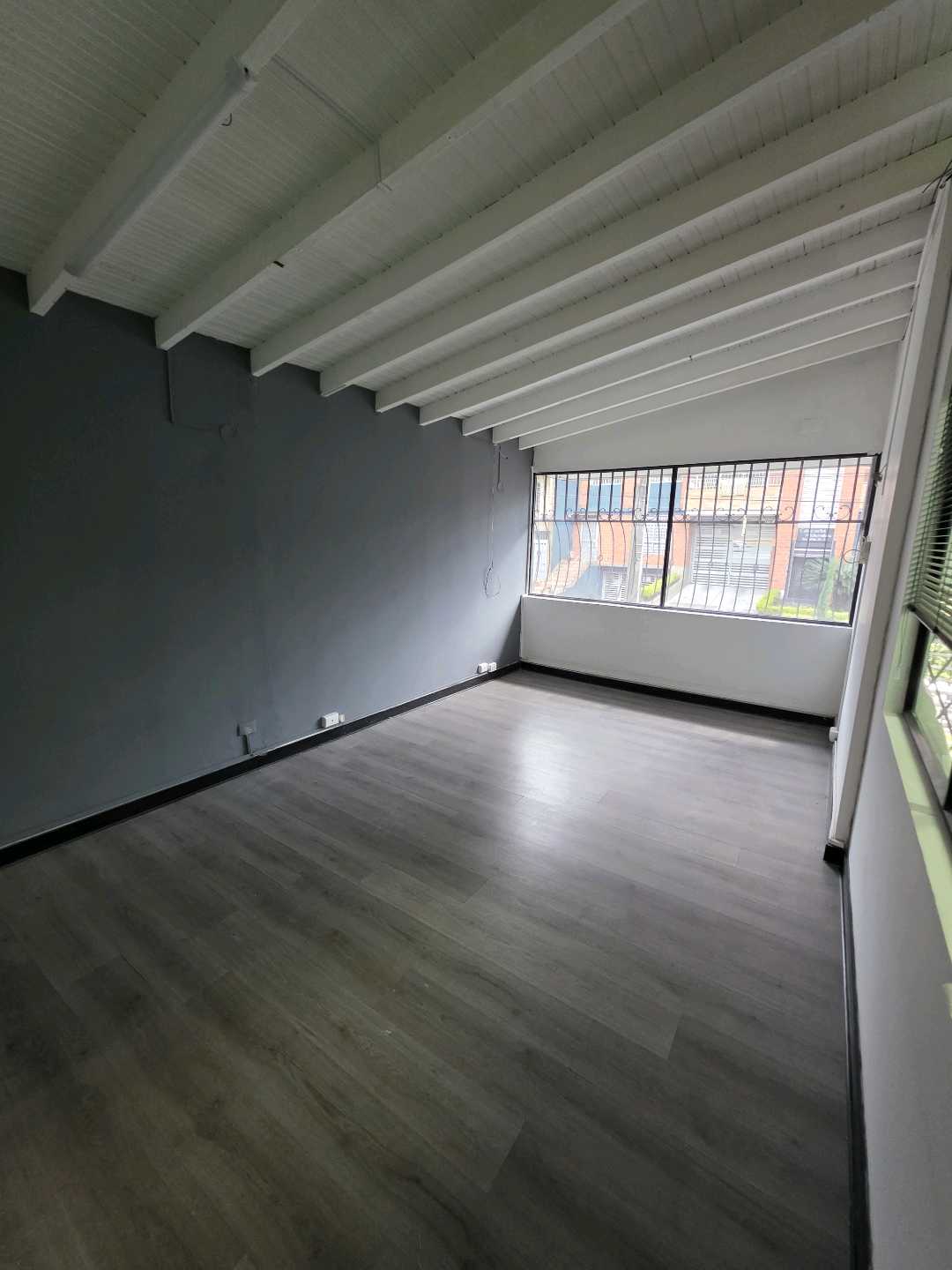 Arriendo casa laureles