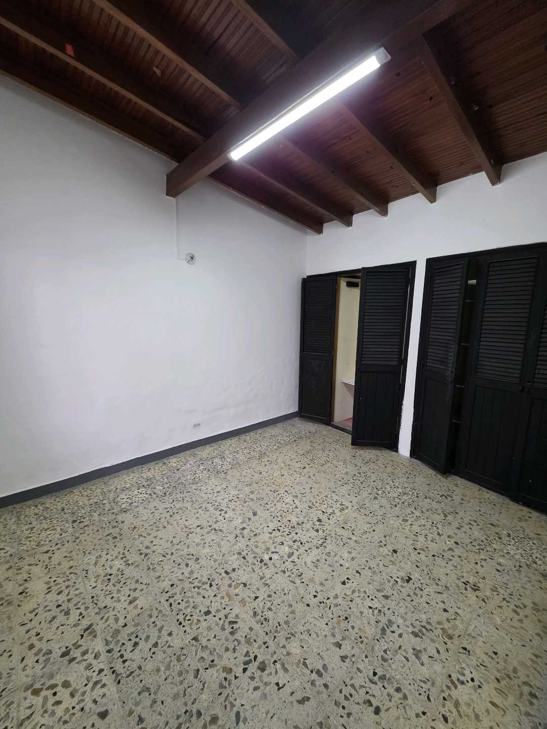 Arriendo casa laureles