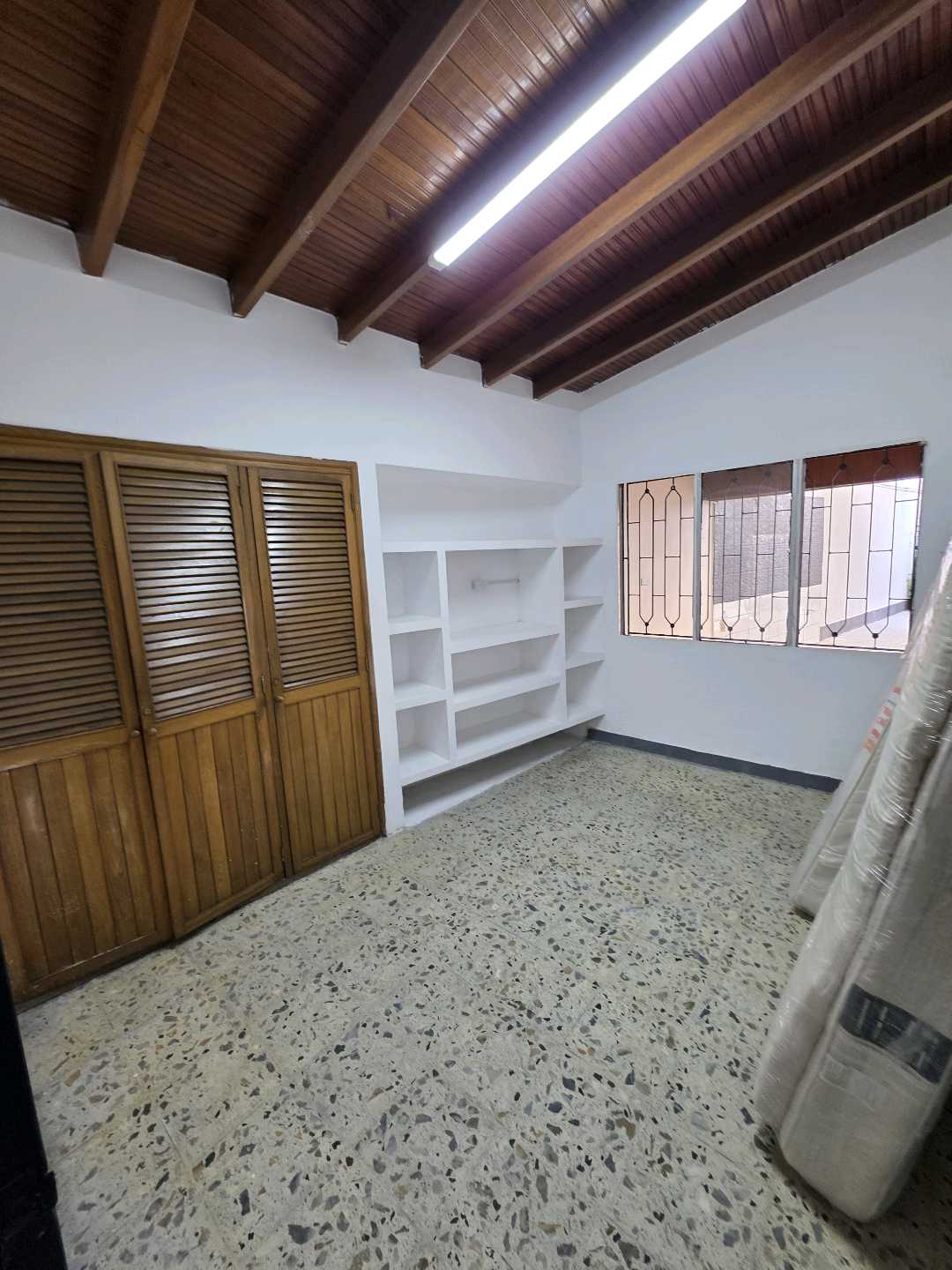Arriendo casa laureles