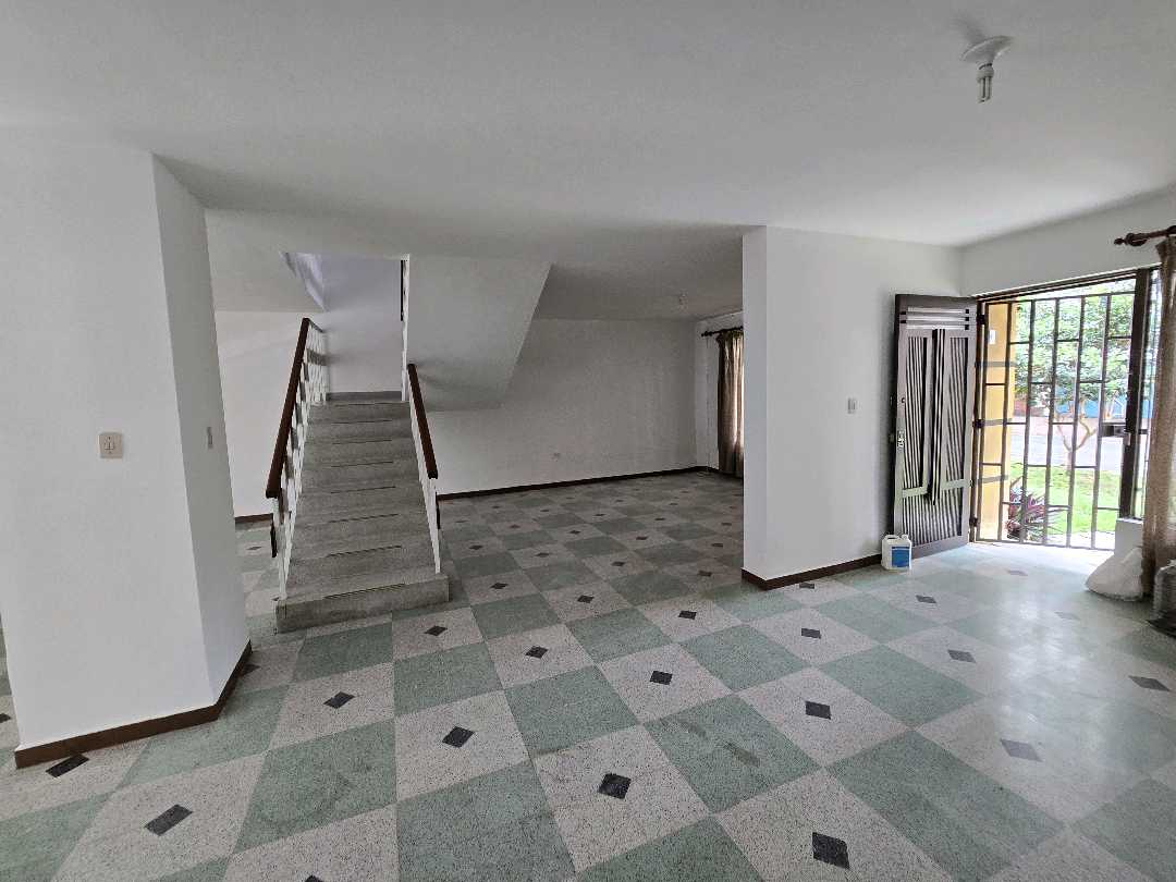 Arriendo casa los colores