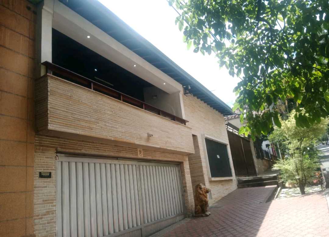 Arriendo casa prado centro