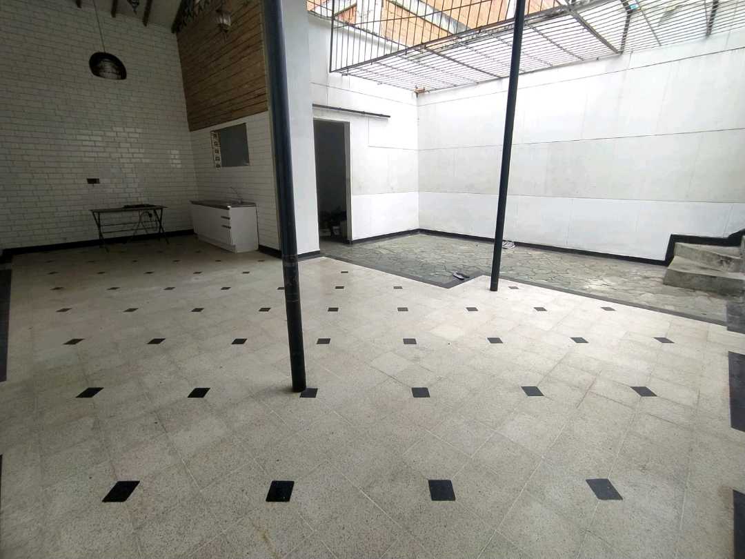 Arriendo casa prado centro