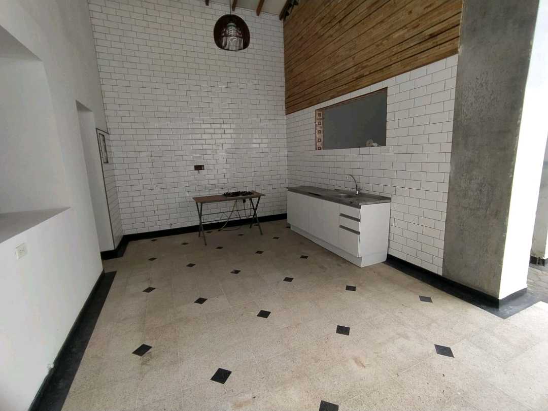 Arriendo casa prado centro
