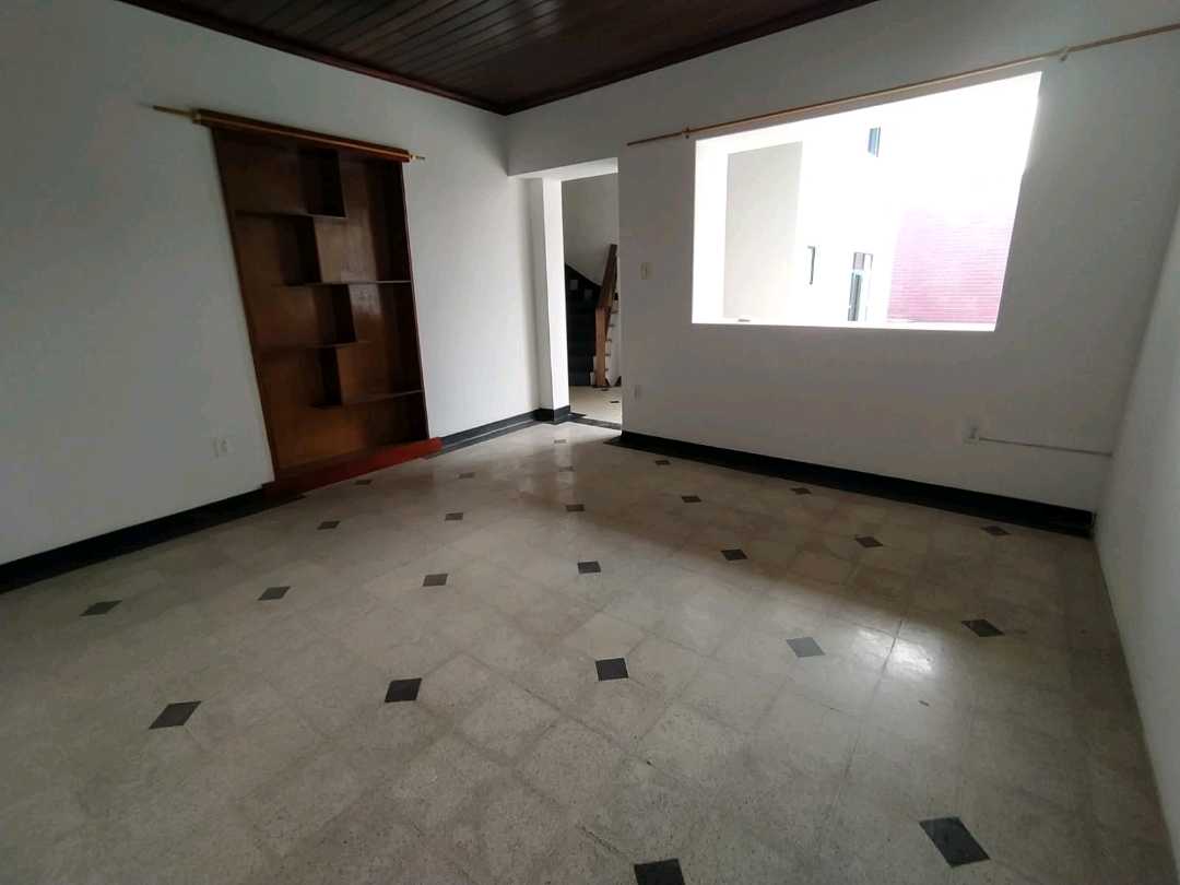 Arriendo casa prado centro