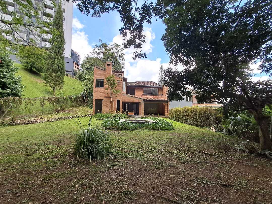 Arriendo casa san lucas