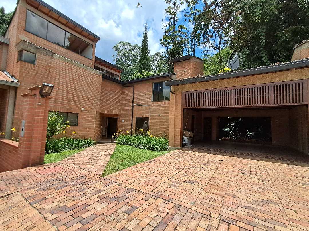 Arriendo casa san lucas