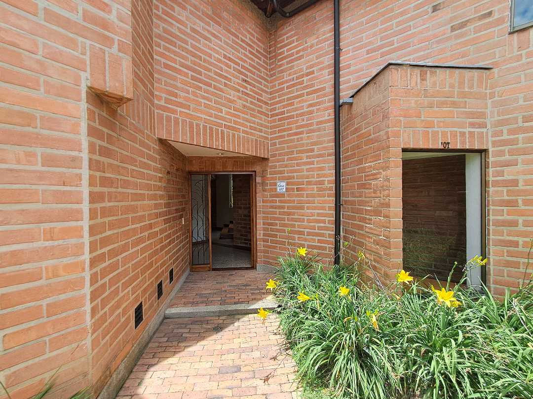 Arriendo casa san lucas