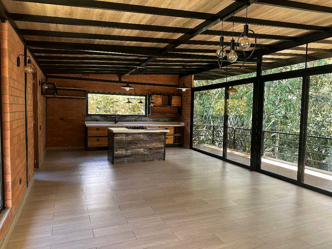 Arriendo casa santa elena