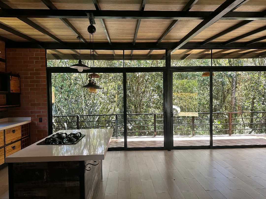 Arriendo casa santa elena