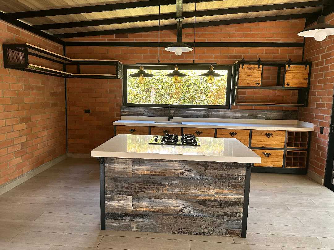 Arriendo casa santa elena