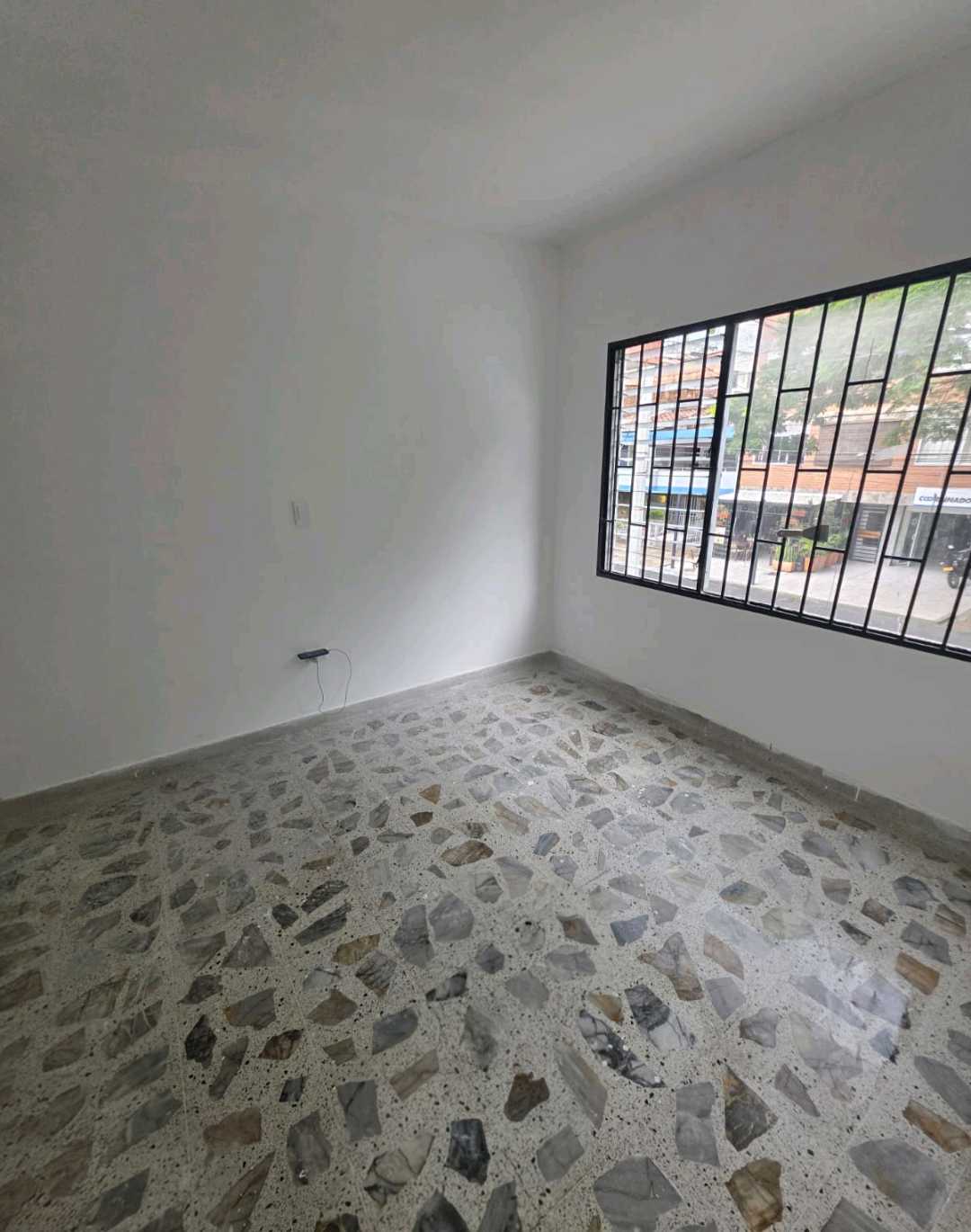 Arriendo casa comercial sector velodromo