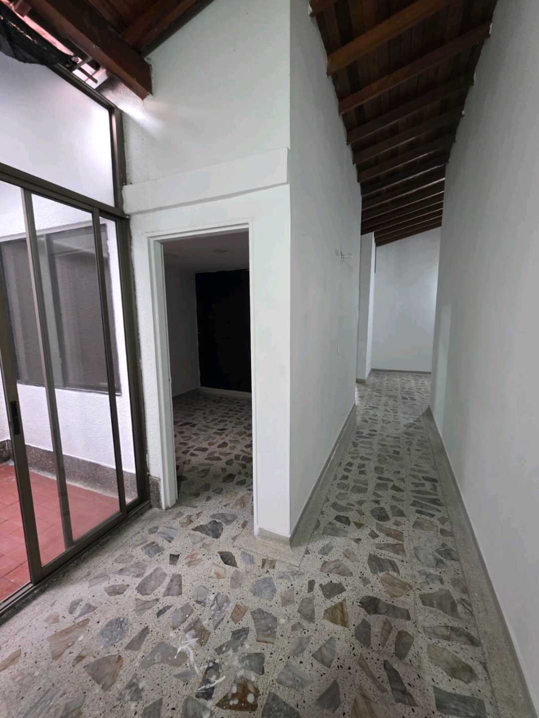 Arriendo casa comercial sector velodromo