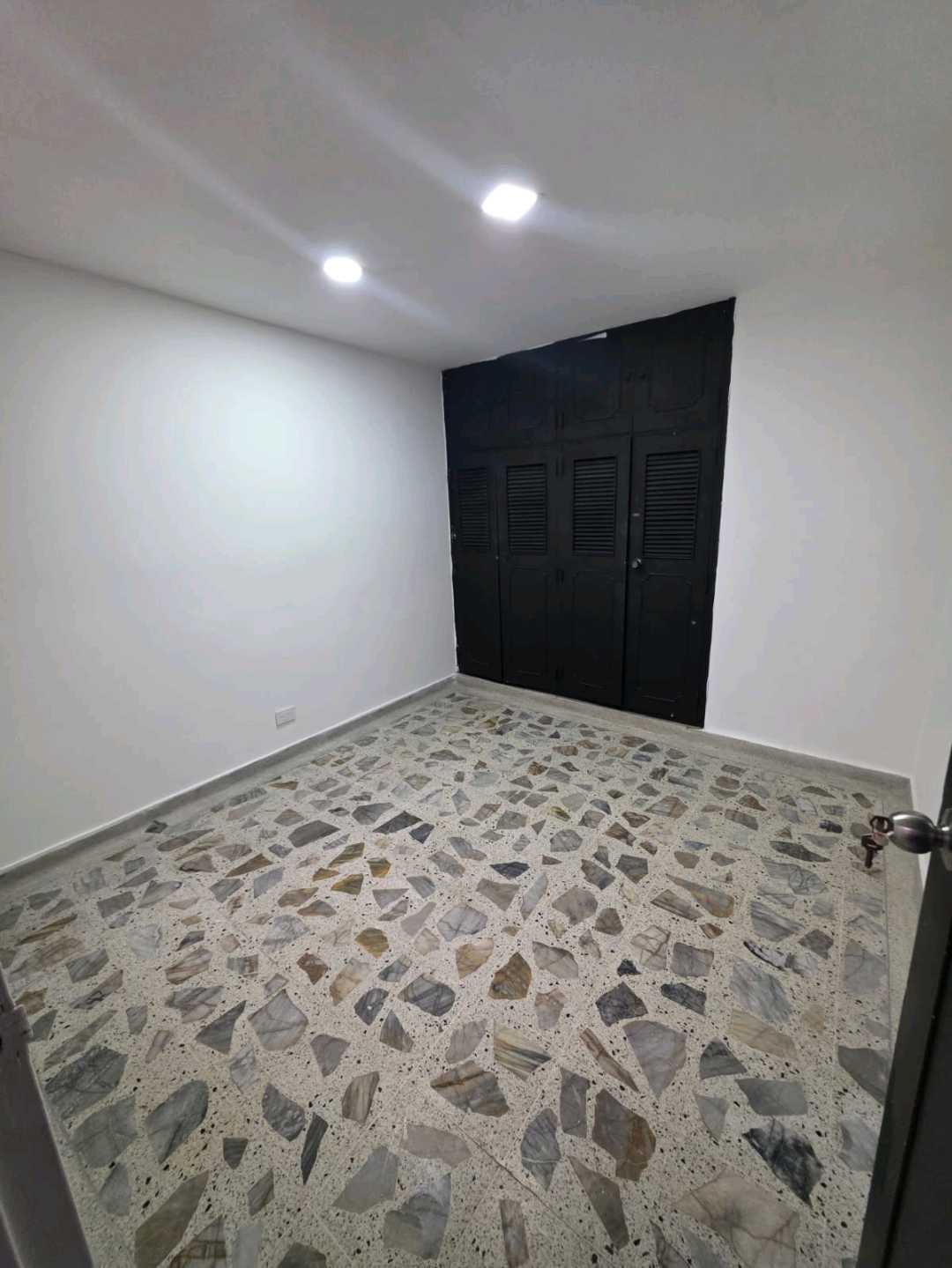 Arriendo casa comercial sector velodromo