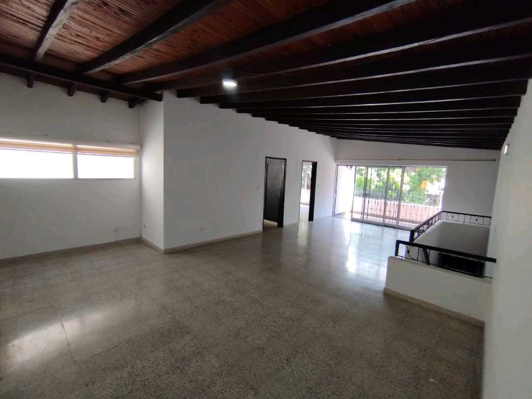 Arriendo casa segundo piso florida nueva