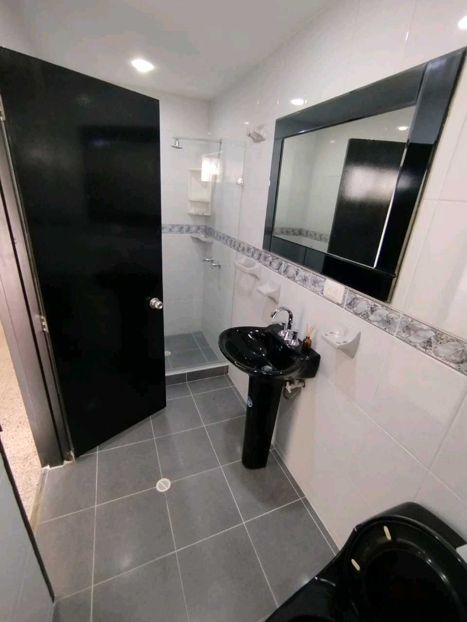 Arriendo casa segundo piso florida nueva