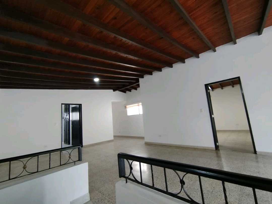 Arriendo casa segundo piso florida nueva