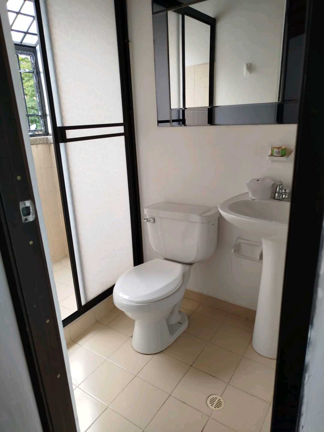 Arriendo casa segundo piso florida nueva