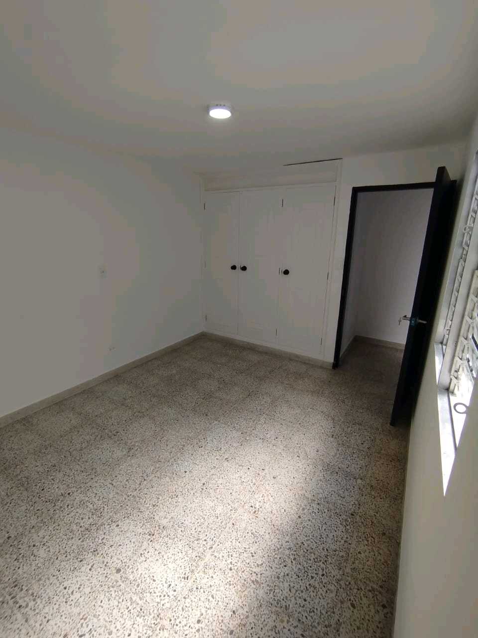 Arriendo casa segundo piso florida nueva