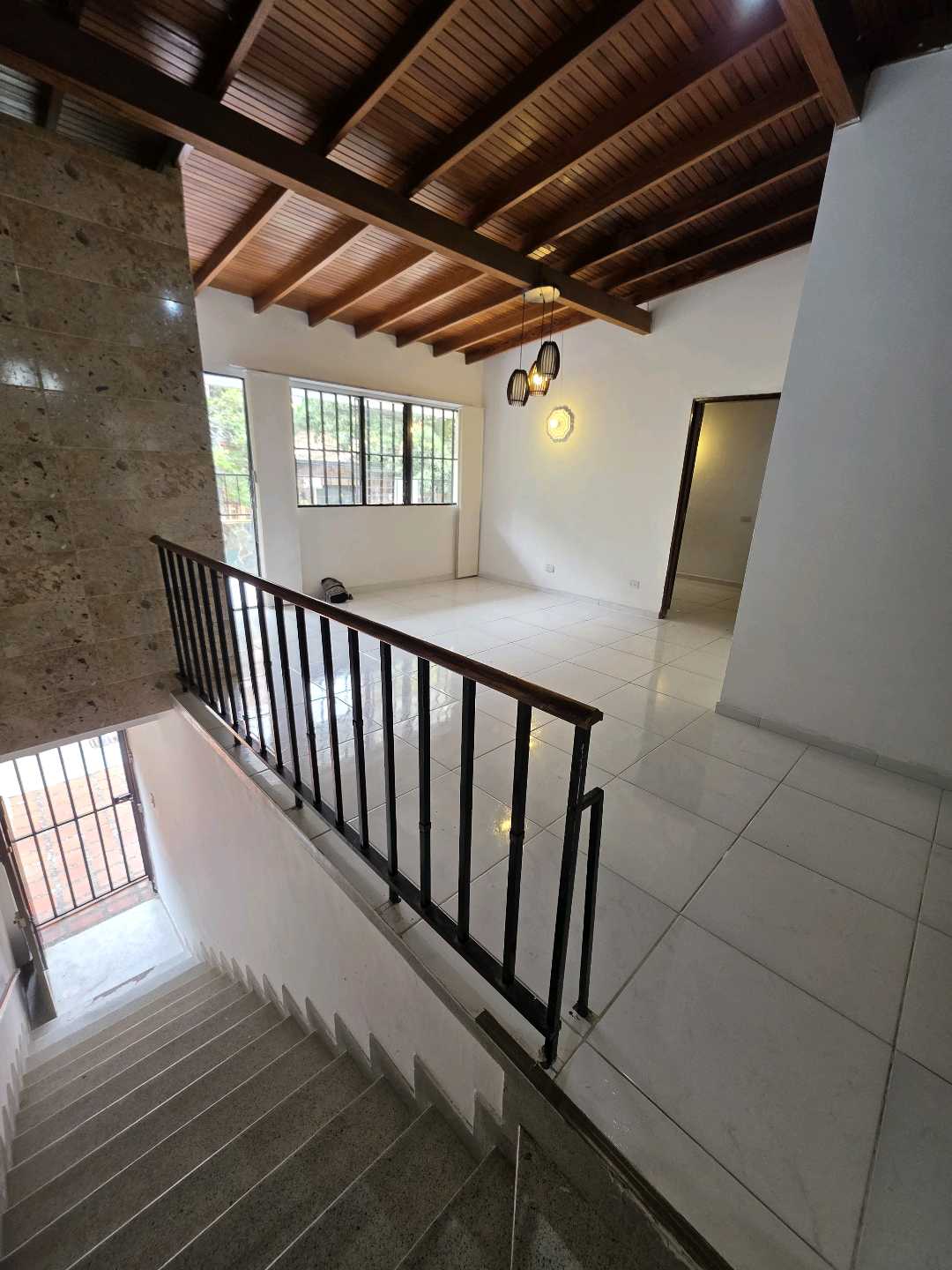 Arriendo casa simon bolívar