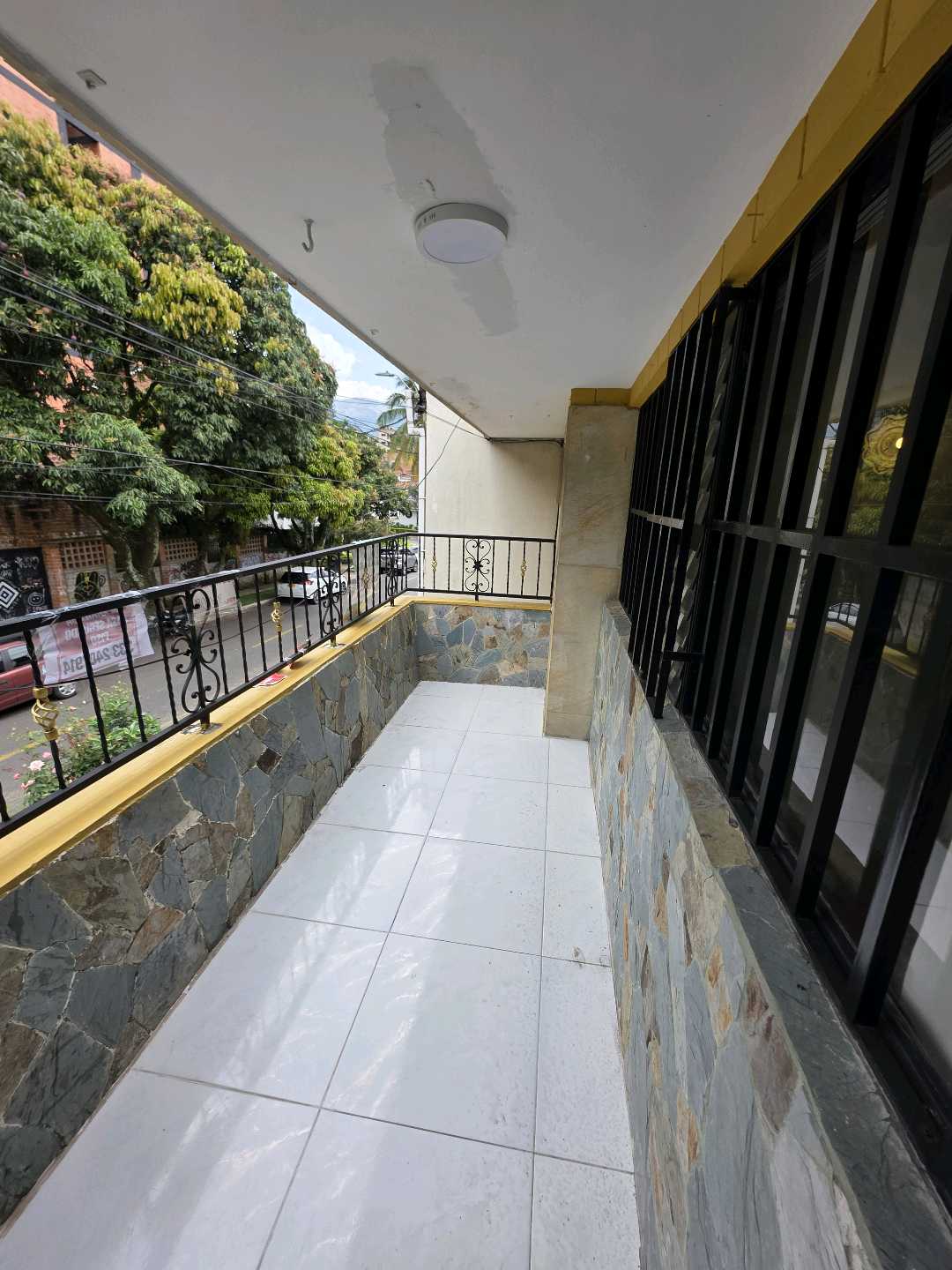 Arriendo casa simon bolívar