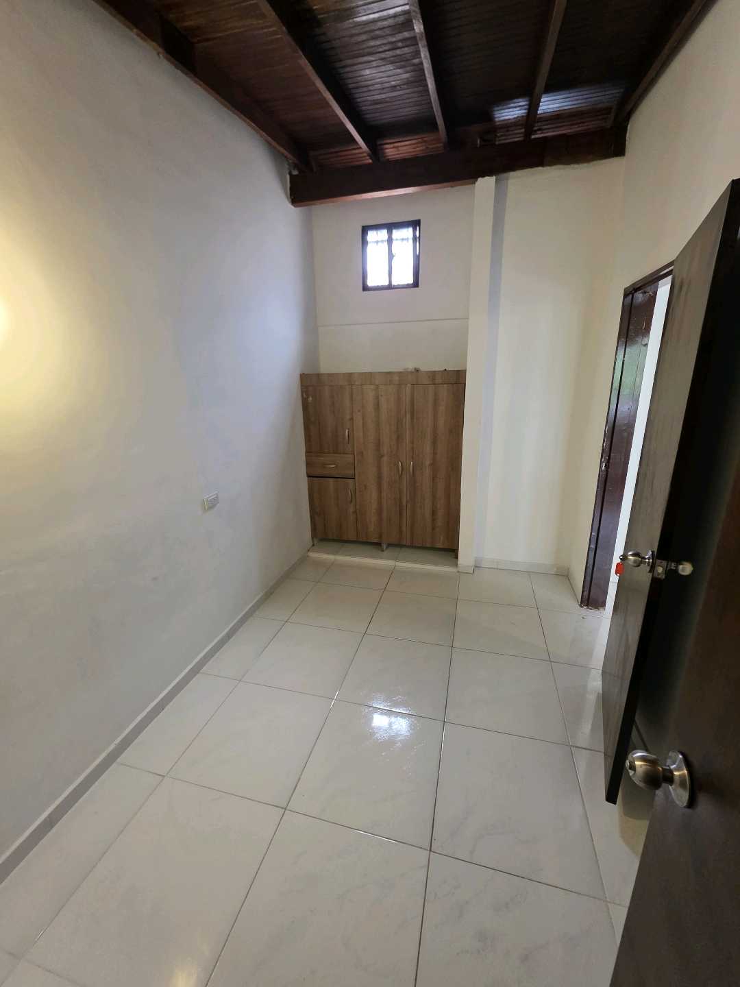 Arriendo casa simon bolívar