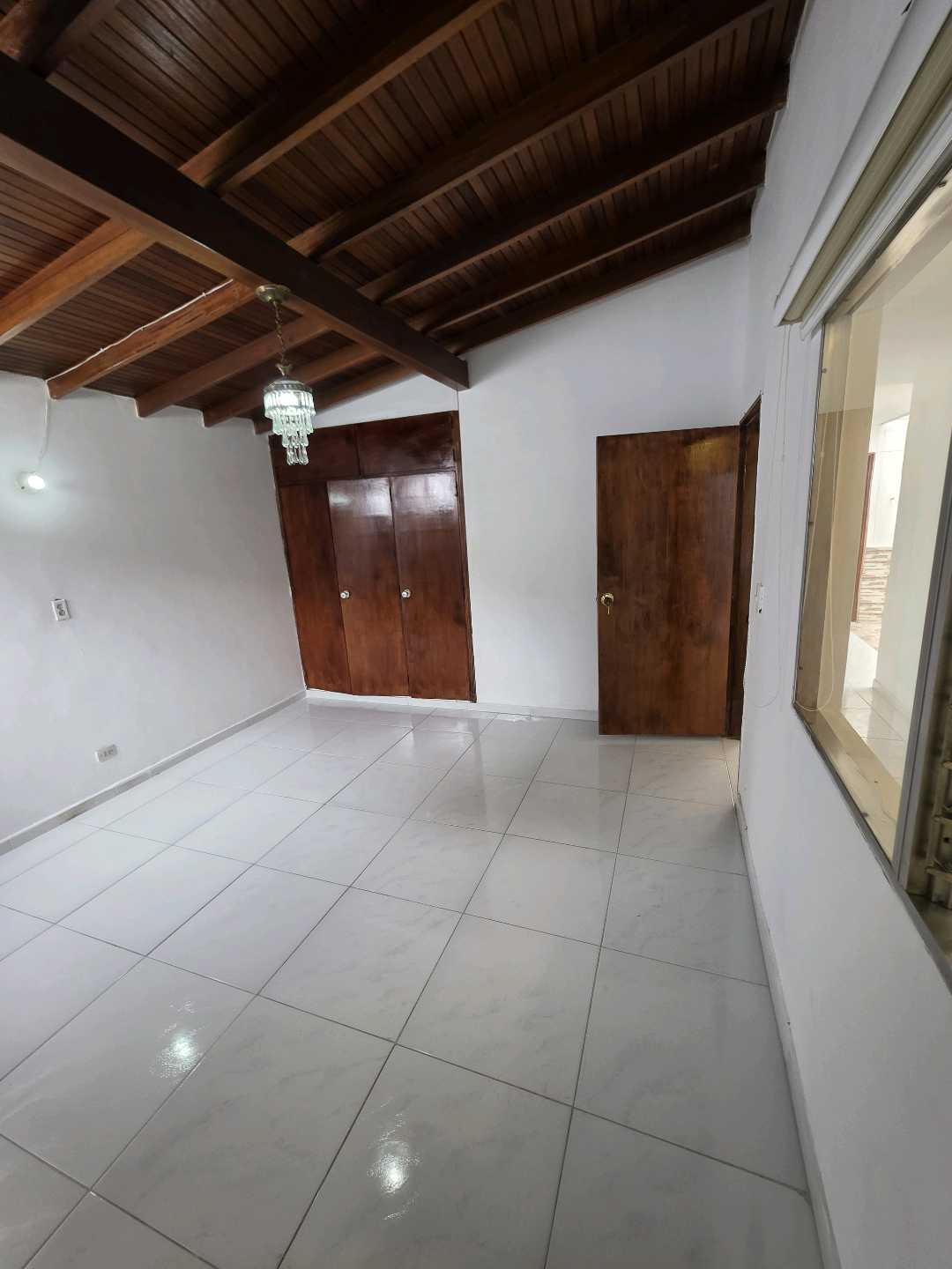 Arriendo casa simon bolívar