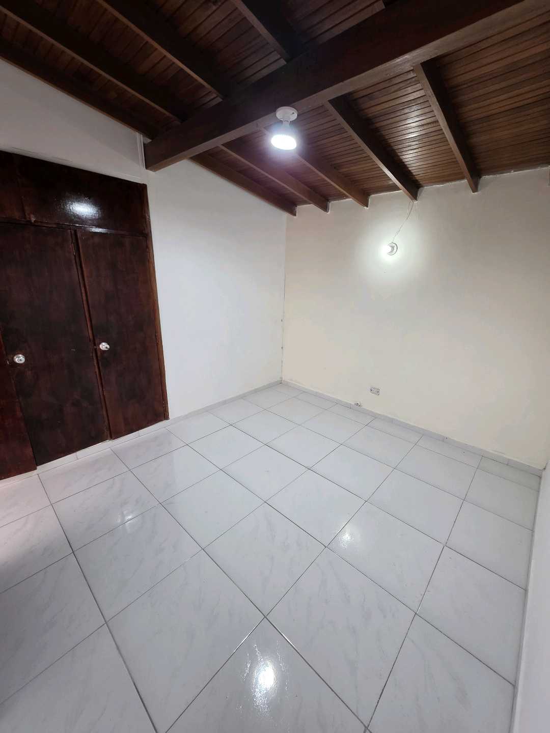 Arriendo casa simon bolívar