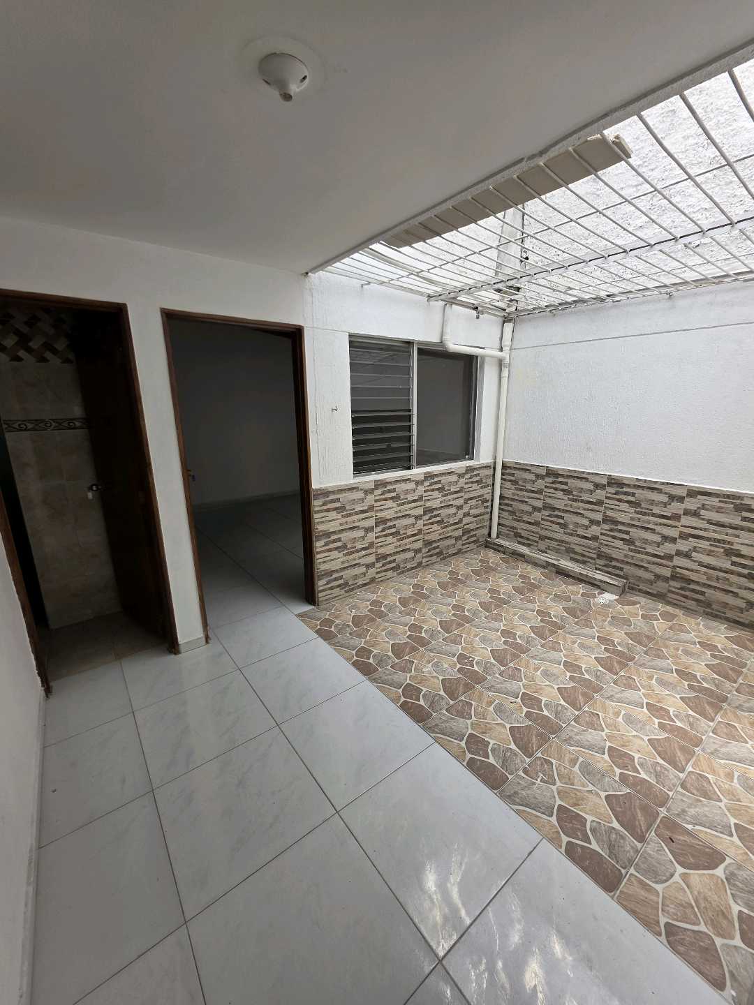 Arriendo casa simon bolívar