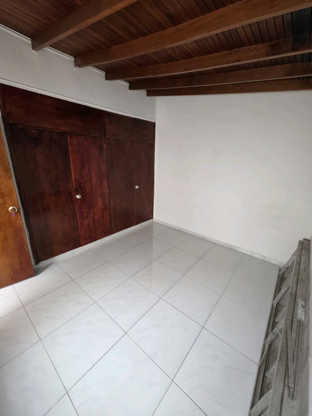 Arriendo casa simon bolívar