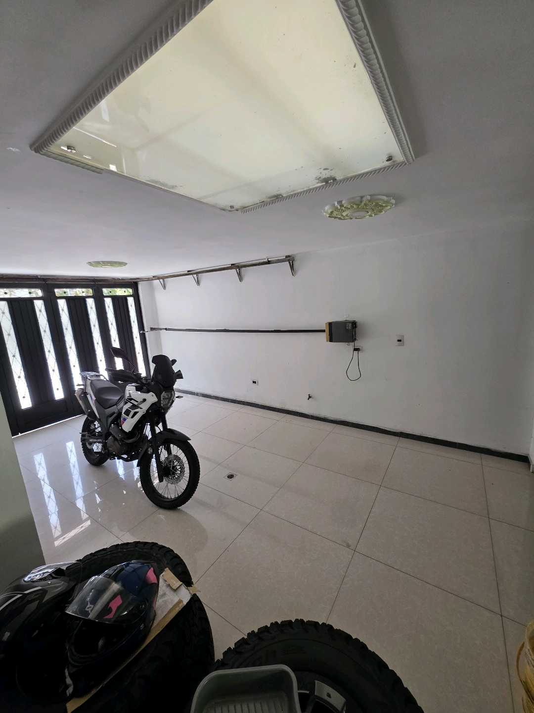 Arriendo casa SURAMERICANA