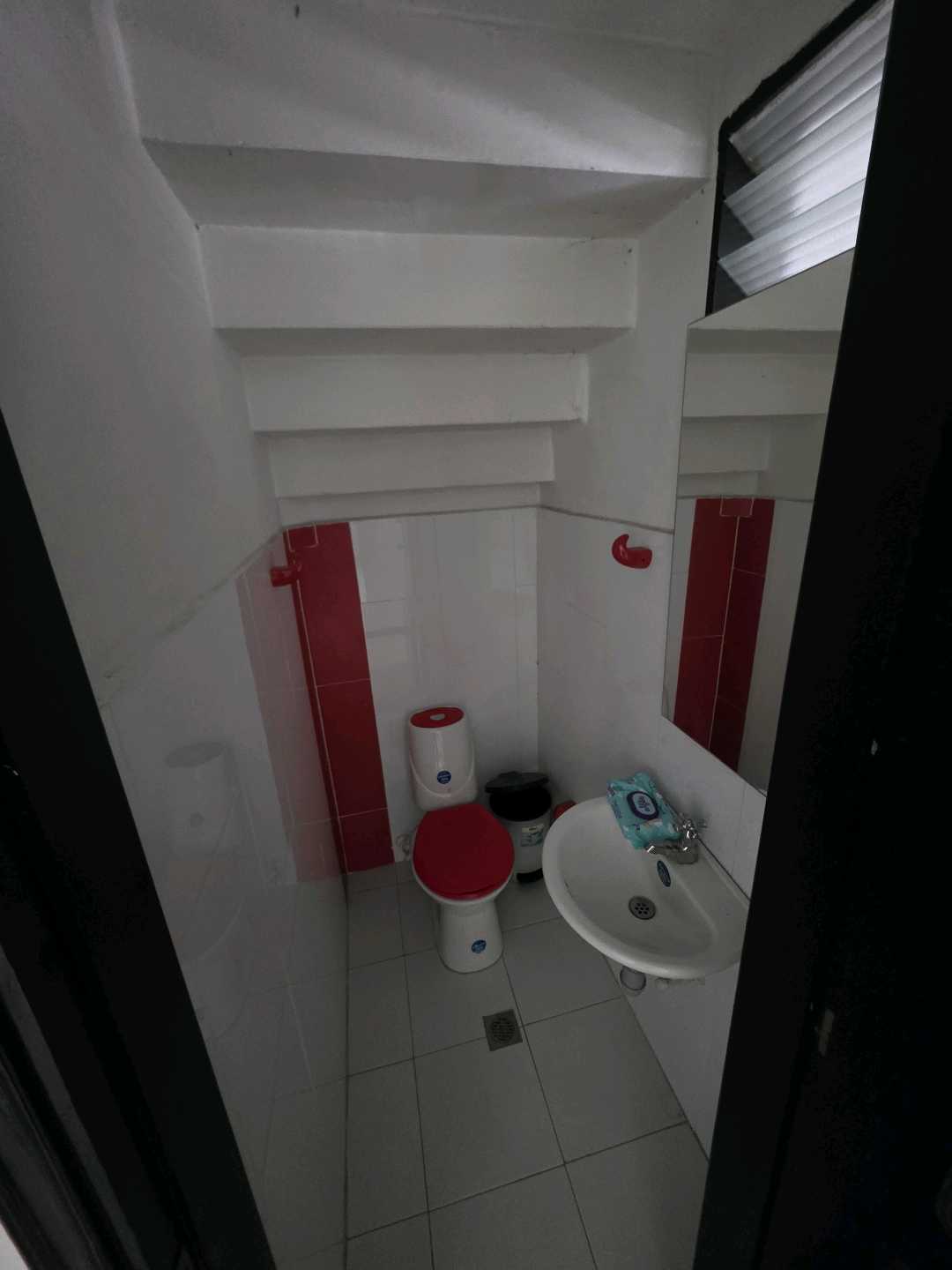 Arriendo casa SURAMERICANA