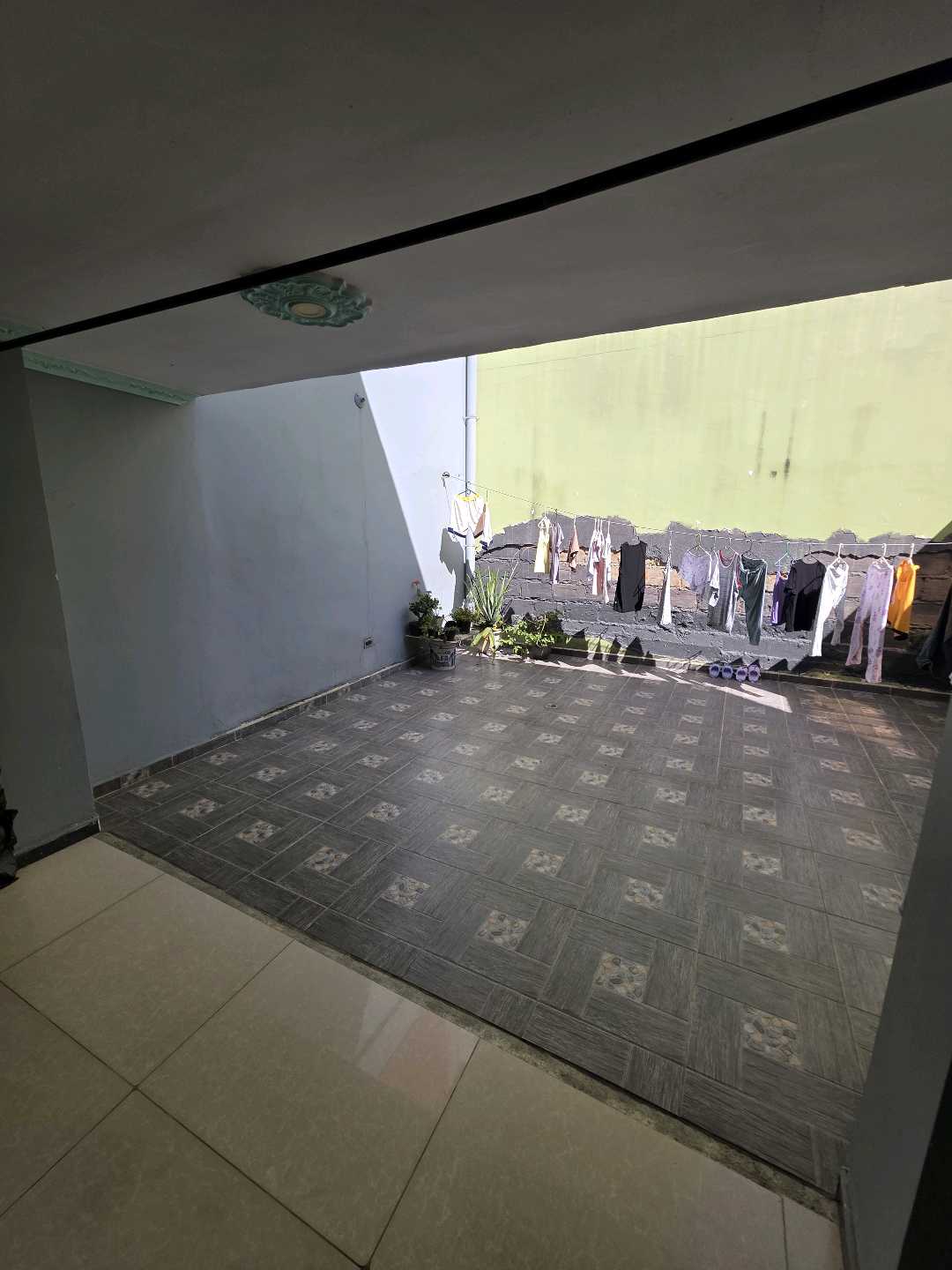 Arriendo casa SURAMERICANA