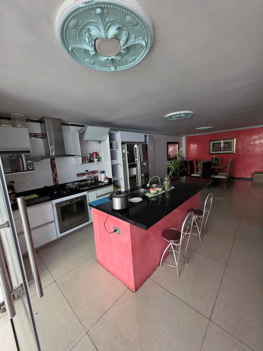 Arriendo casa SURAMERICANA