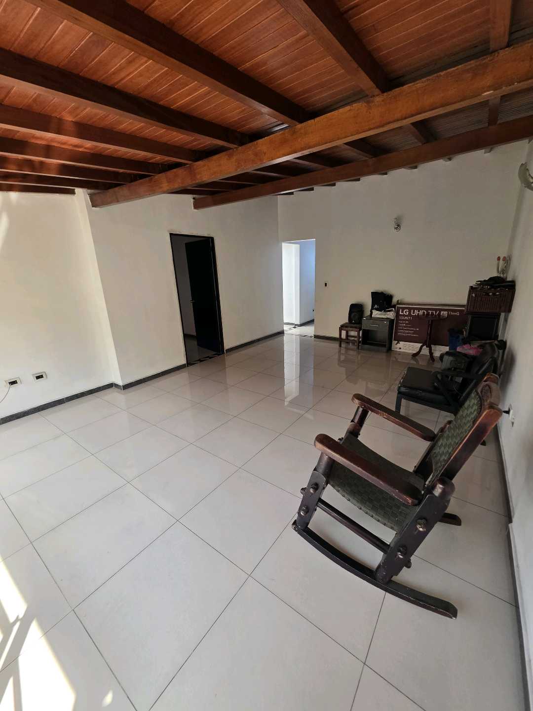 Arriendo casa SURAMERICANA