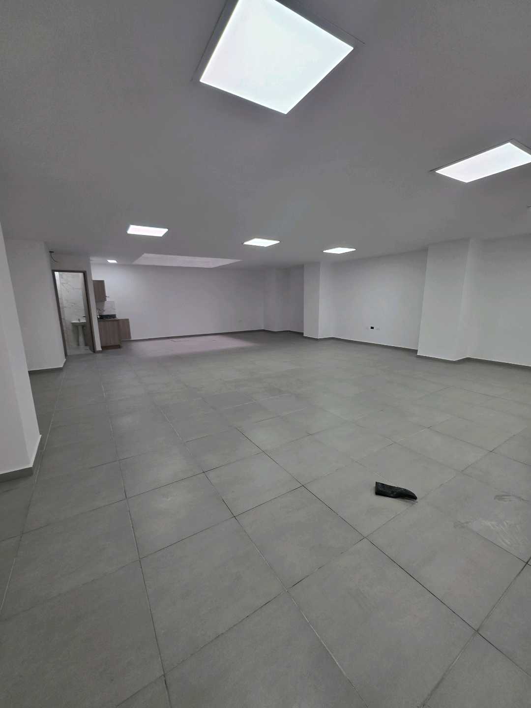 Arriendo local calasanz