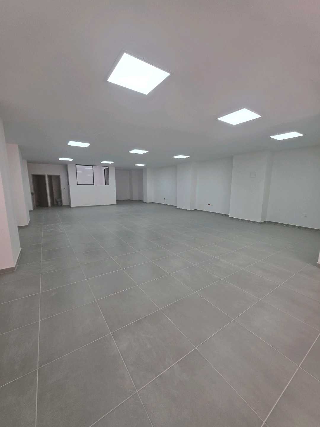 Arriendo local calasanz