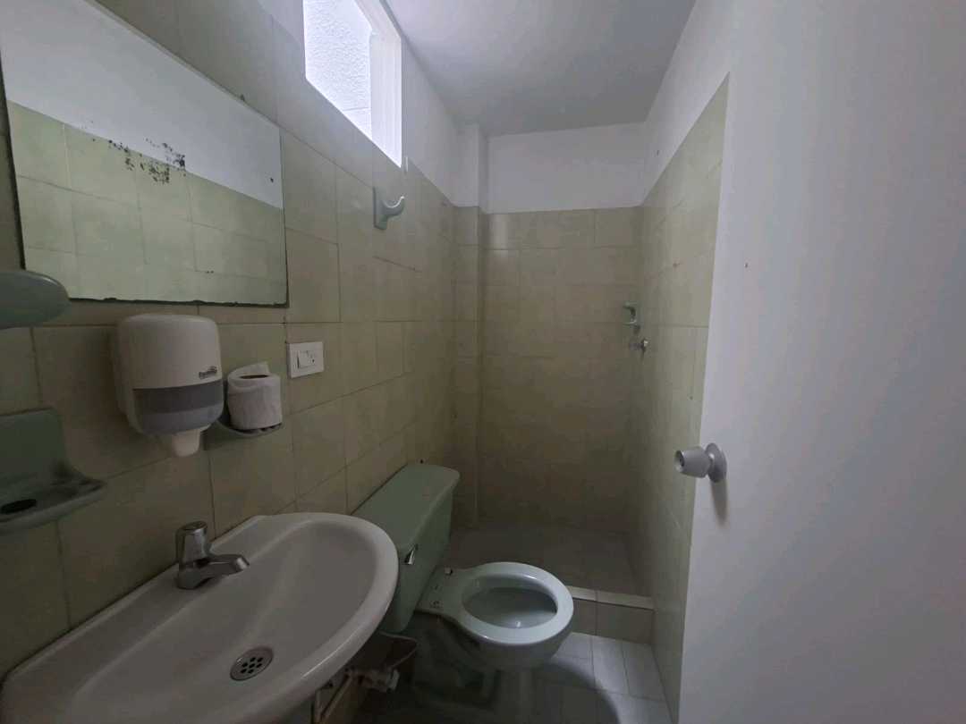 Arriendo local comercial Envigado cerca al parque 160mts