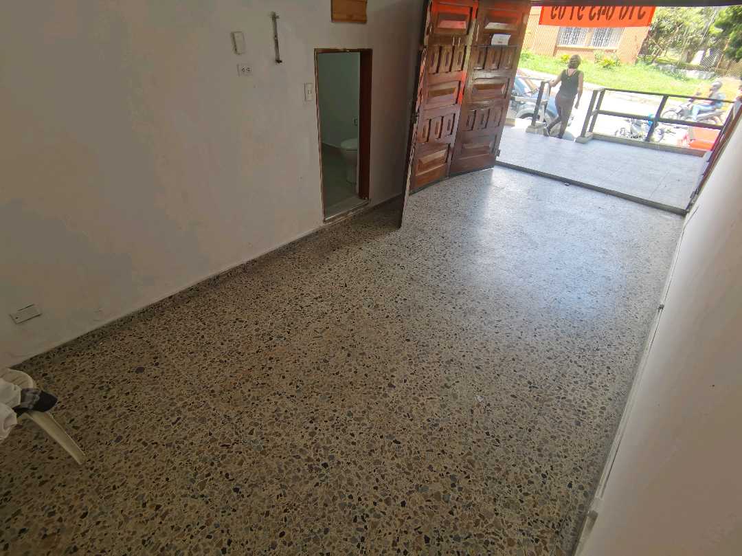 Arriendo local en belencito